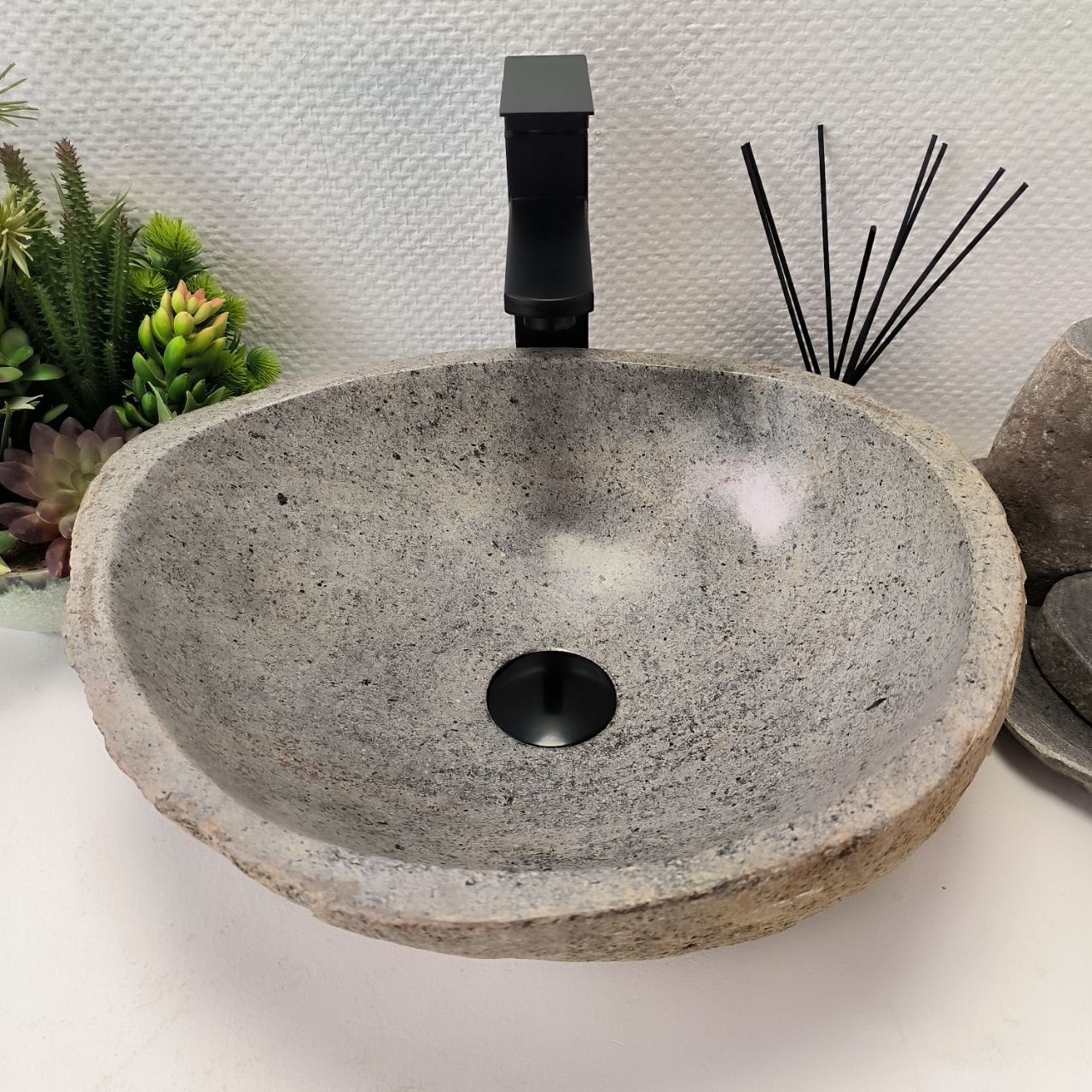 Раковина из речного камня RS-63892 (43*42*15) из натурального камня