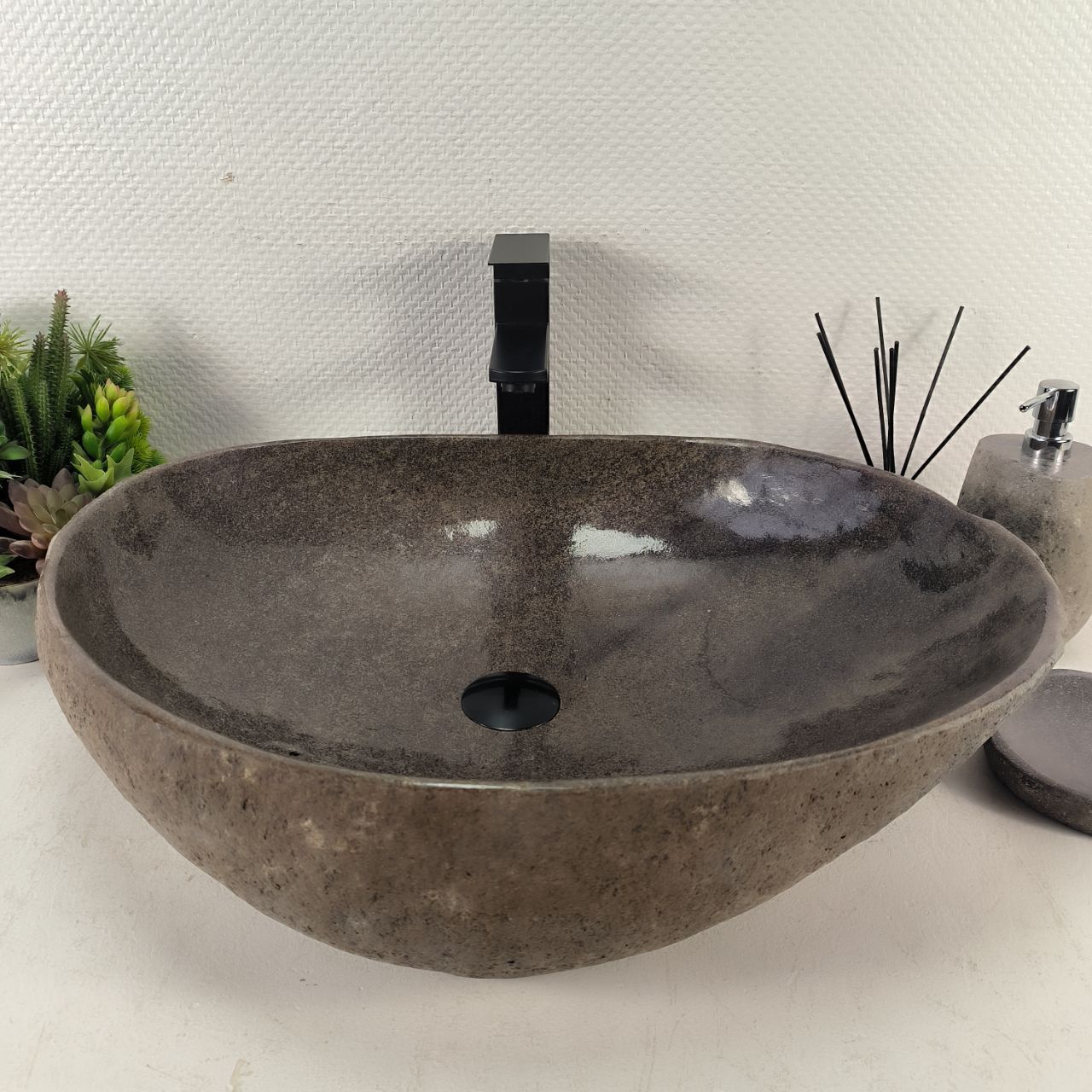 Раковина из речного камня RS-65115 62*45*15 из натурального камня