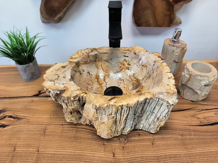 photo_2025-05-14_17-04-30