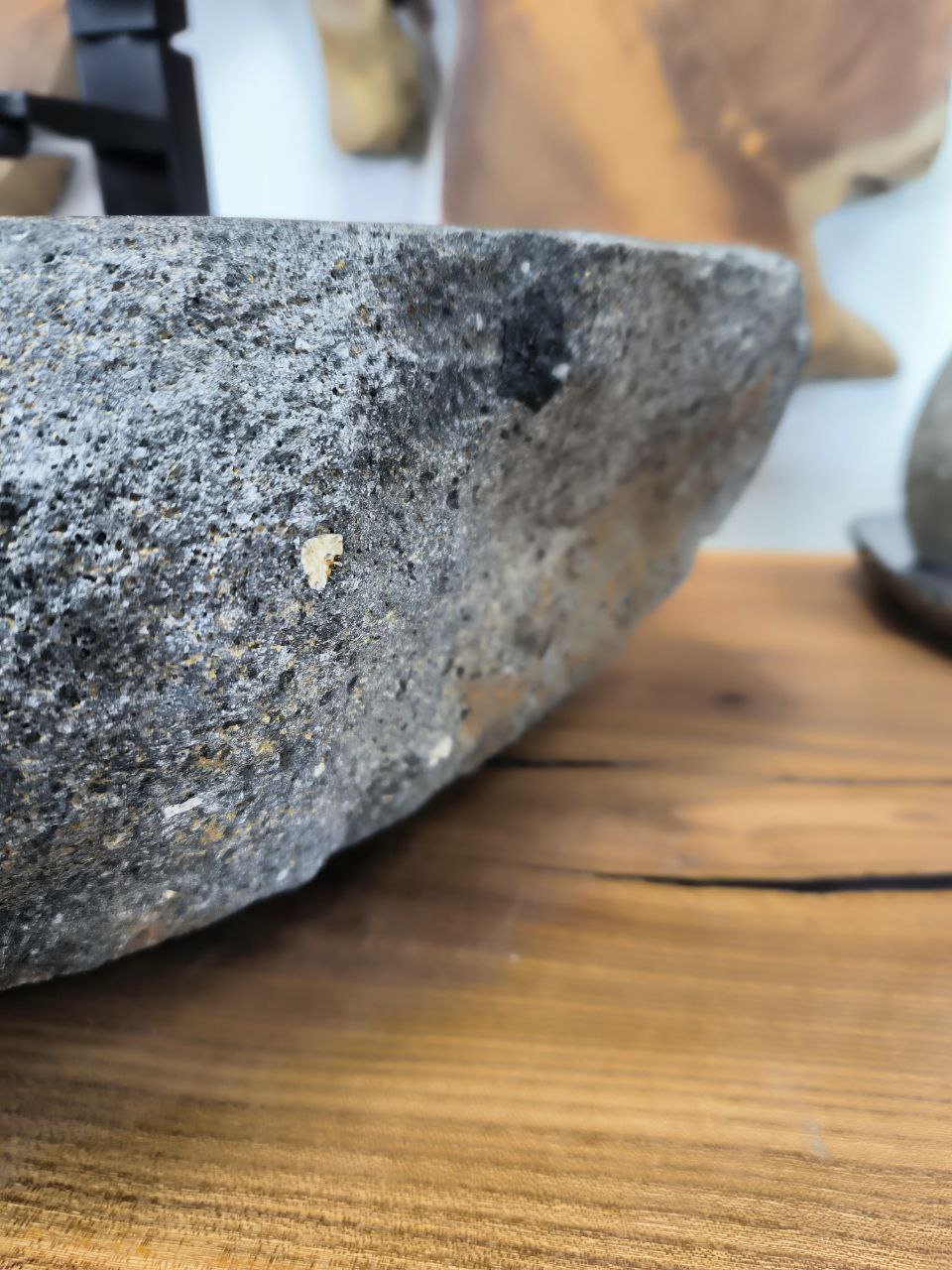 Раковина из речного камня RS-66292 58х42х15 из натурального камня