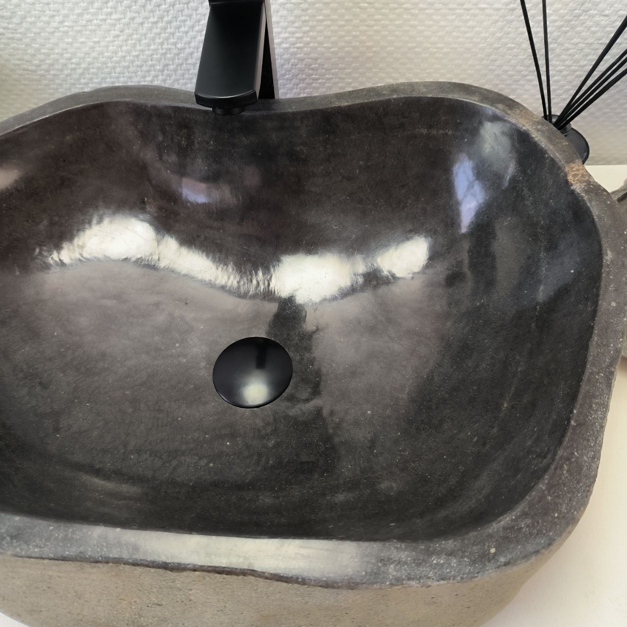 Раковина из речного камня RS-63598 (58*42*16) из натурального камня