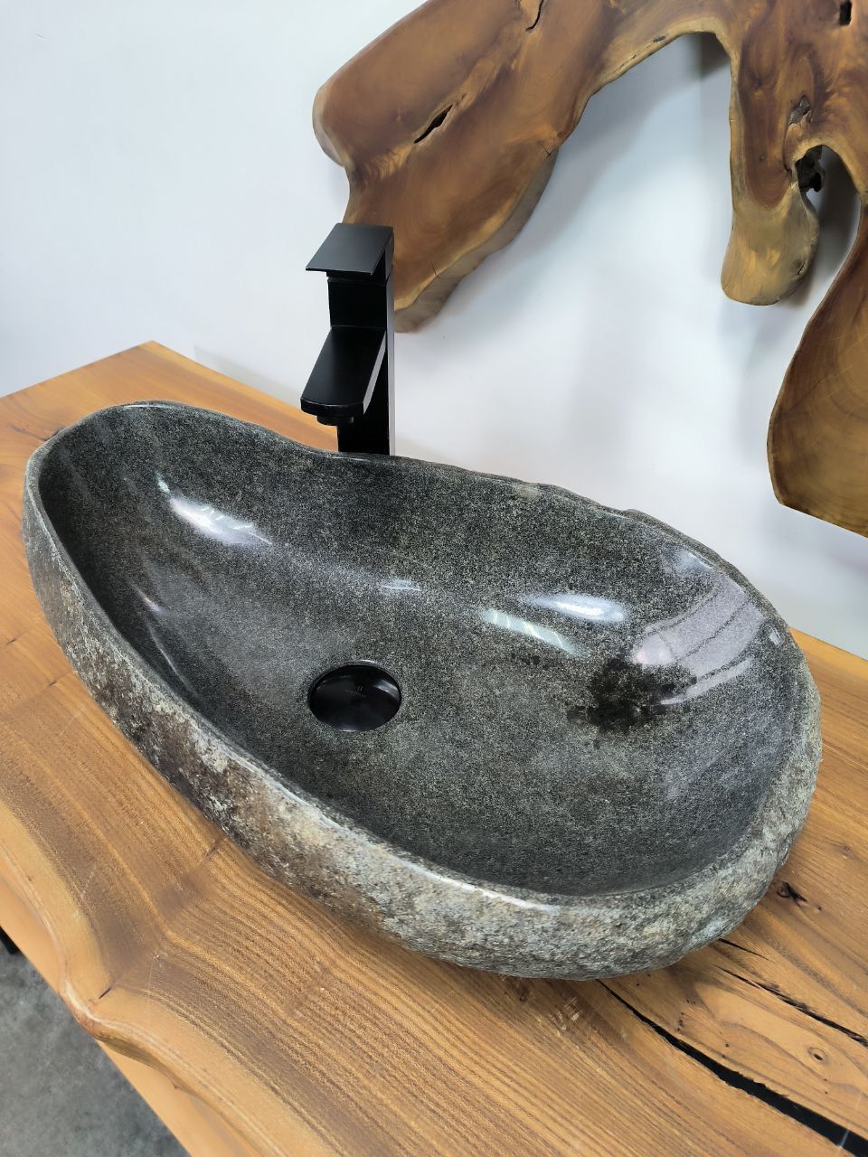 Раковина из речного камня RS-66381 58х32х15 из натурального камня
