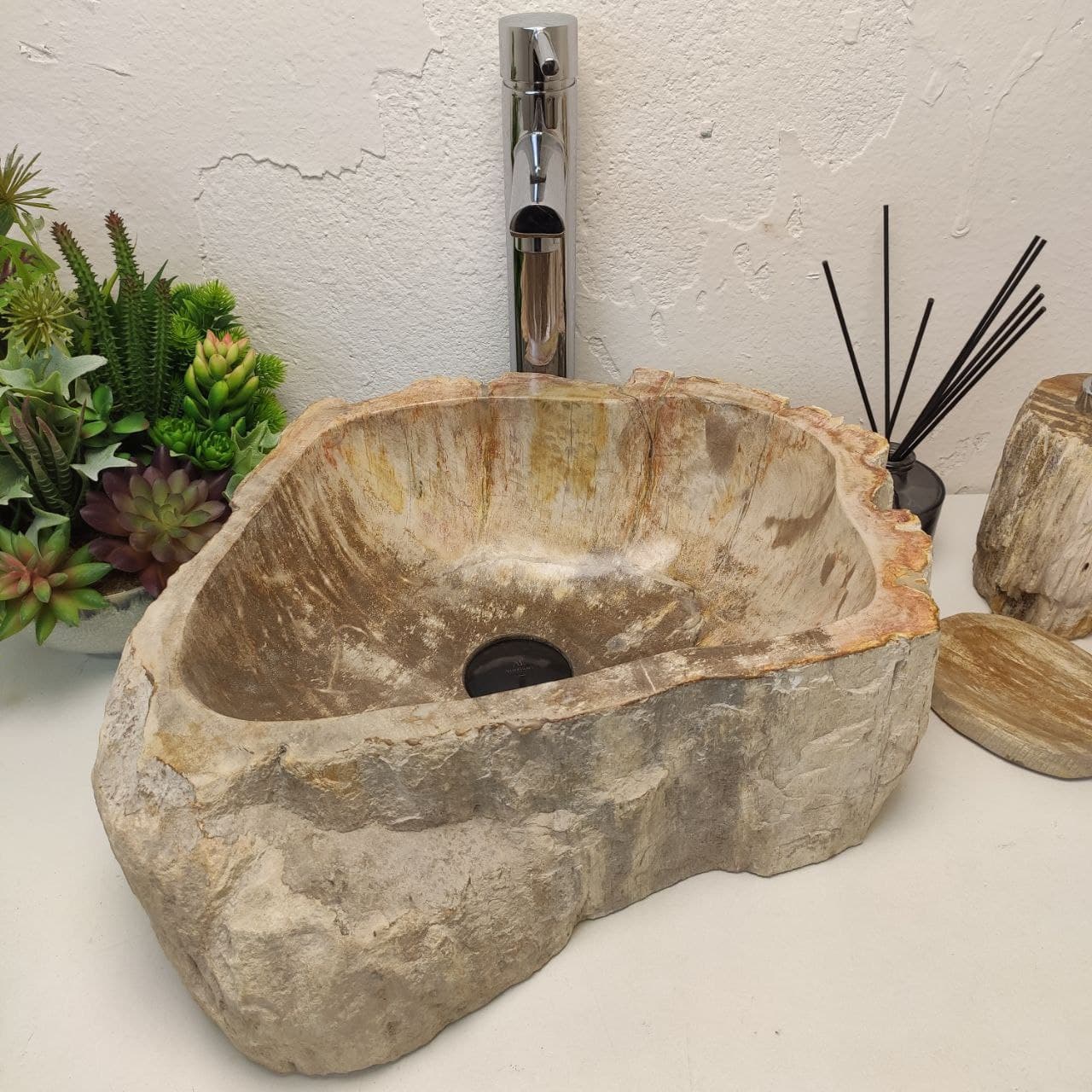 y4gmtk4gr6pvza14r3yn20qtsgx5jovc