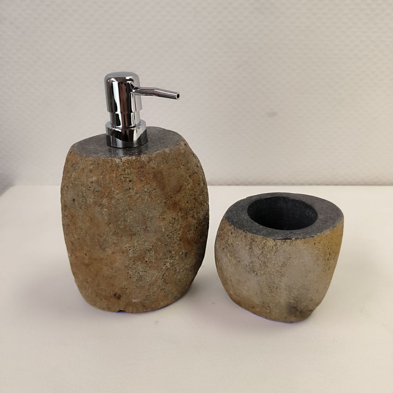 kp3fel8b8metzt5yjc8t31six5l5y5ty