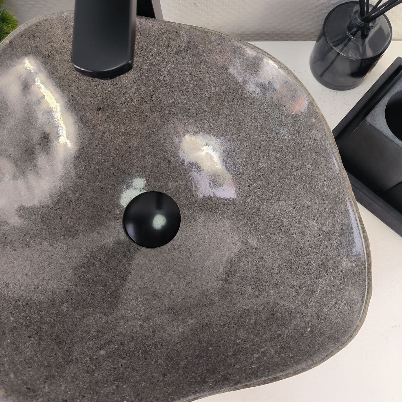 Раковина из речного камня RS-64991 40*36*15 из натурального камня