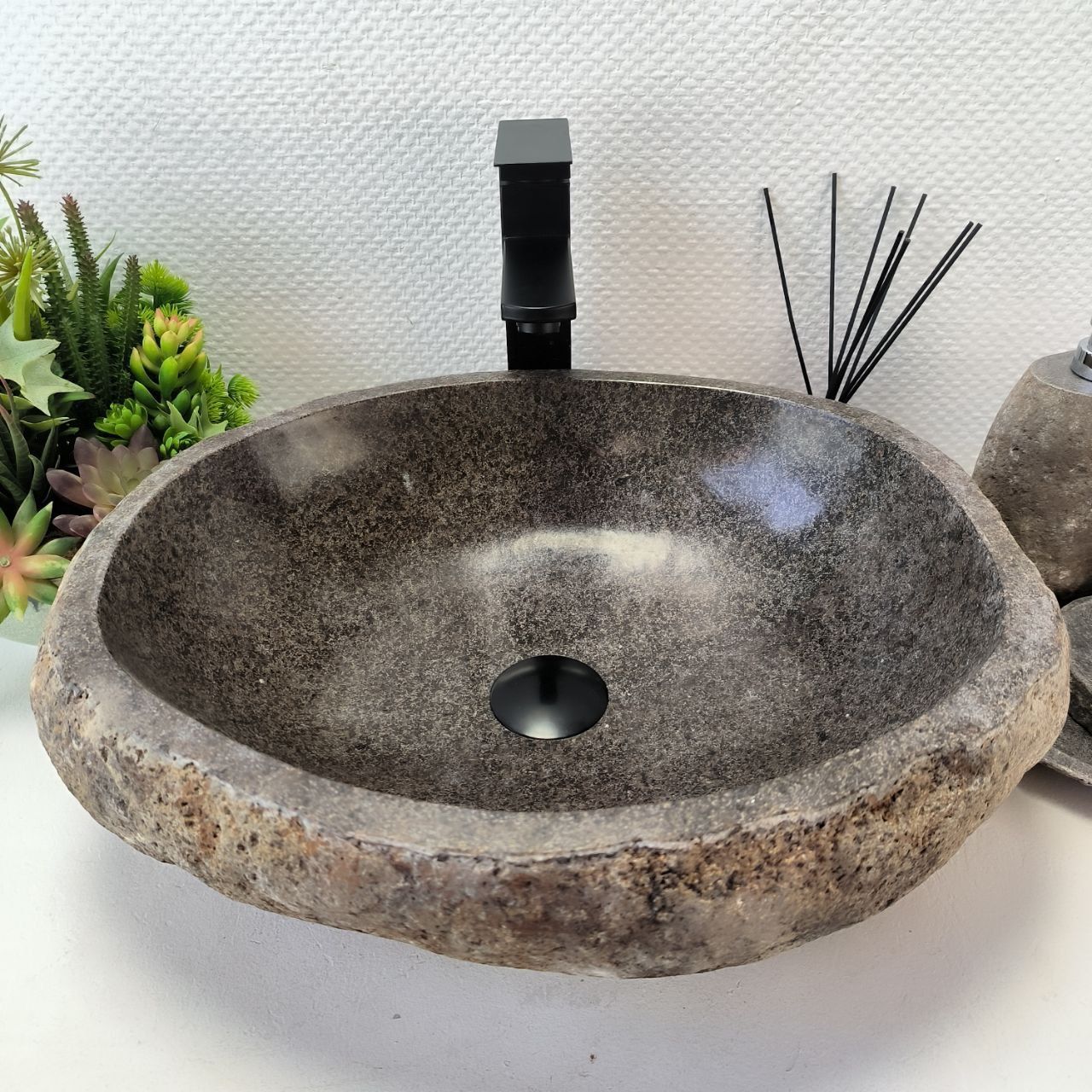 Раковина из речного камня RS-63586 (48*41*15) из натурального камня