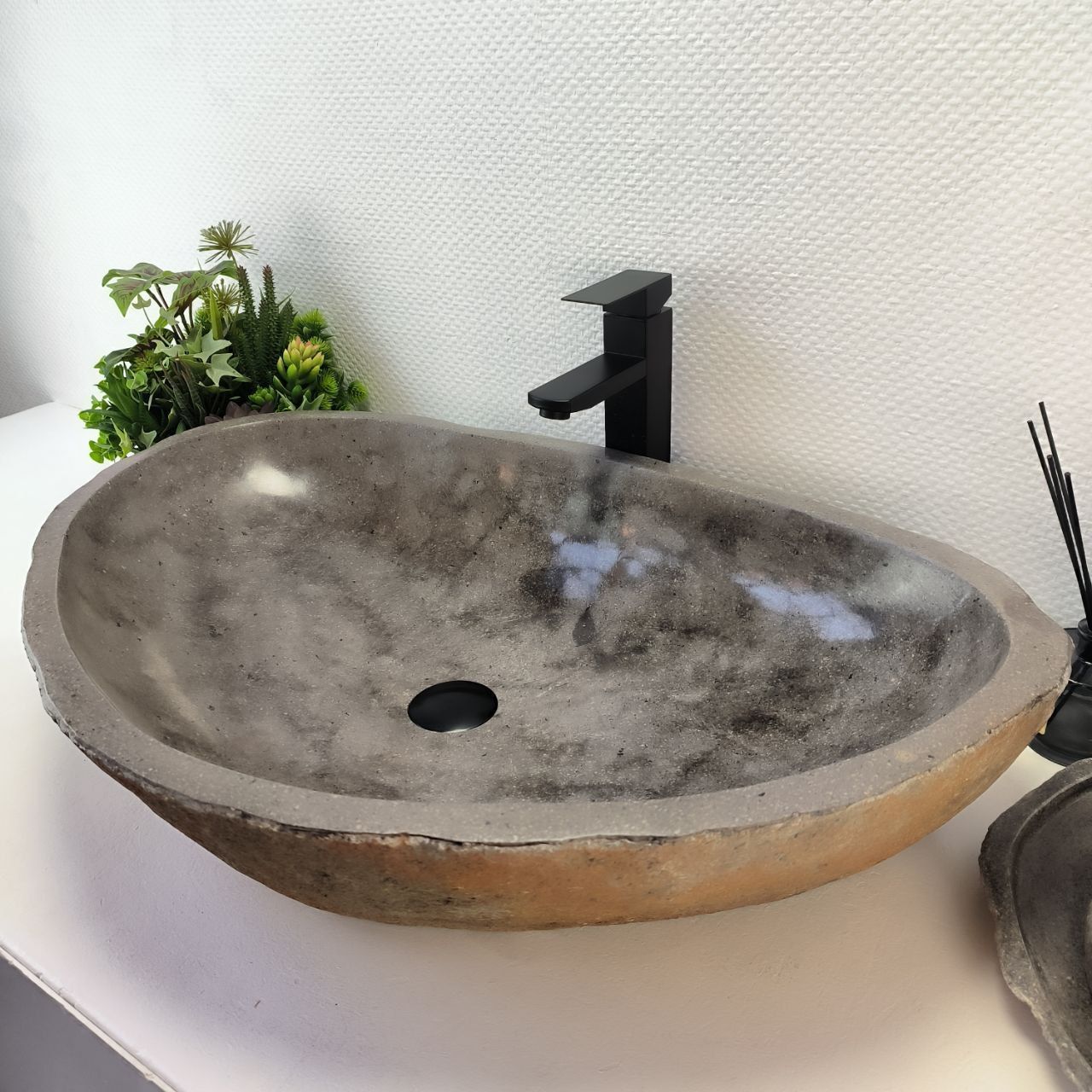 Раковина из речного камня RS-63526 (77*50*15) из натурального камня