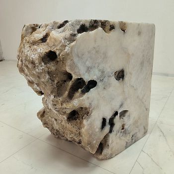 Стол из оникса 65582  (45*30*45) 0195