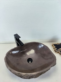 Раковина из речного камня RS-66232 54х42х15 из натурального камня