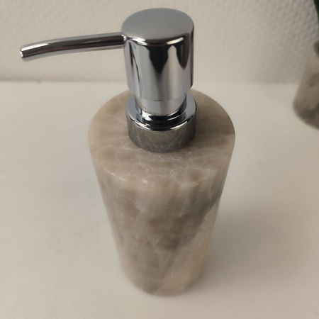 Дозатор для мыла из оникса Grey DO-03962  (68)