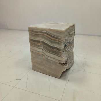 Стол из оникса 65583  (45*32*45) 0195