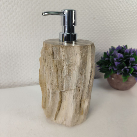 Дозатор для мыла из окаменелого дерева DOD-04708 (11*11*21) 0217 из натурального камня