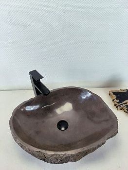 Раковина из речного камня RS-66232 54х42х15 из натурального камня